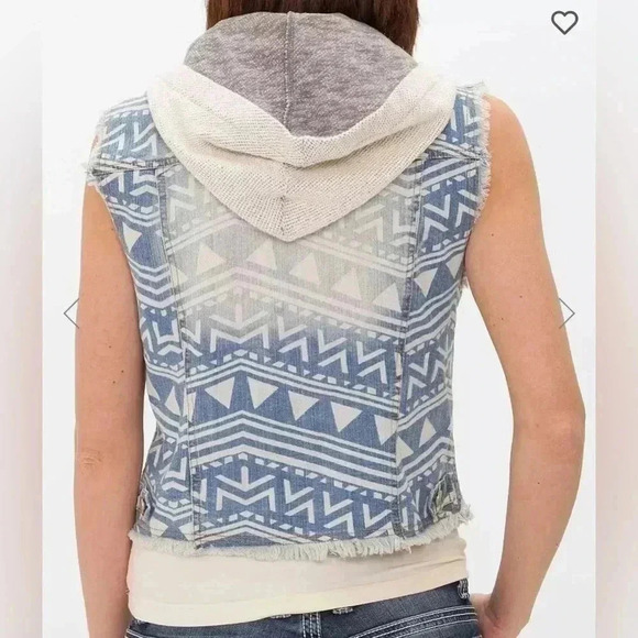 Tinseltown Southwestern Denim Vest. Size: Medium - Picture 2 of 11